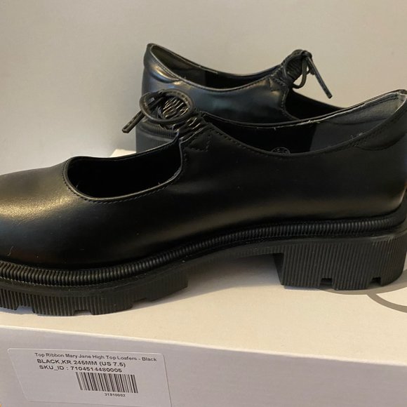 Black faux leather lug sole mary janes with bowtie, new w/box, size 7.5. - Picture 4 of 11